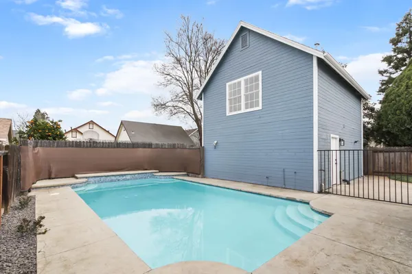 $679,900 | 225 Creekside Way, Winters, CA 95694