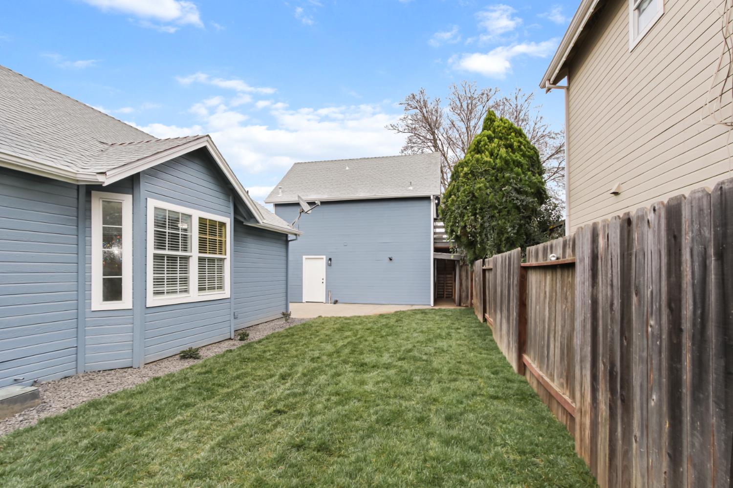 225 Creekside Way Winters, CA 95694 - Photo 47 of 56 a house view with a garden space