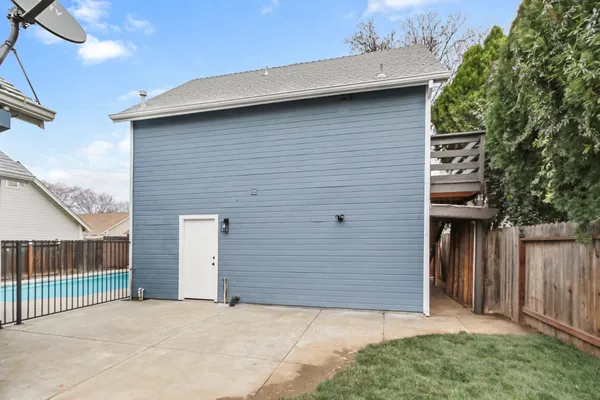 $679,900 | 225 Creekside Way, Winters, CA 95694