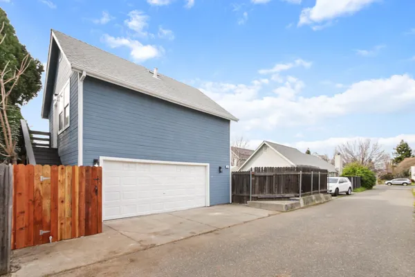 $679,900 | 225 Creekside Way, Winters, CA 95694