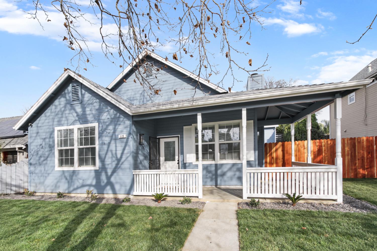 225 Creekside Way Winters, CA 95694 - Photo 56 of 56 a front view of a house with a yard