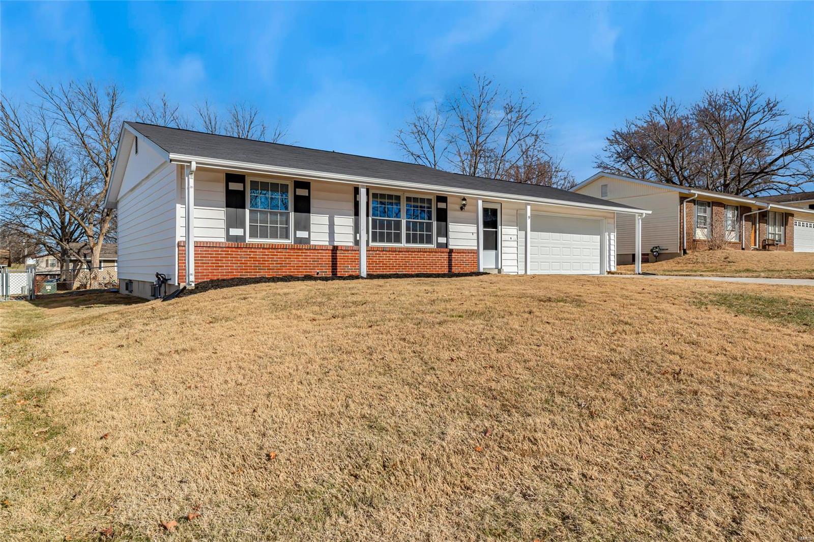 9 Sunnyfield Road St. Peters, MO 63376 - Photo 2 of 31