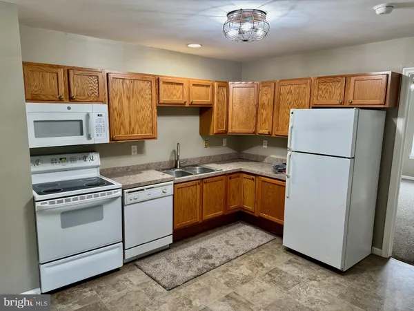 $1,475 | 531 West Penn Avenue, Unit 2, Robesonia, PA 19551