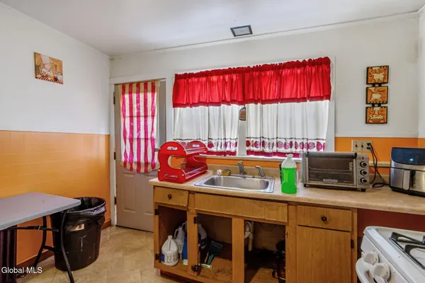 $275,000 | 64 Grove Street, Cairo, NY 12413