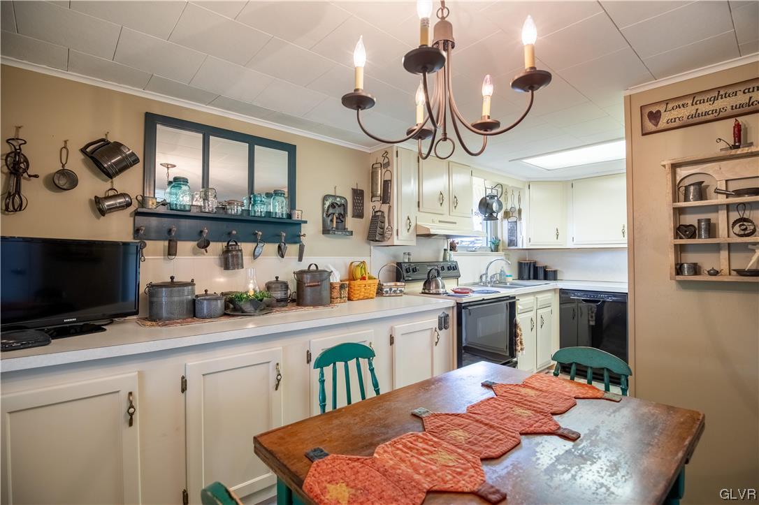 3426 Daniels Road Nazareth, PA 18064 - Photo 7 of 45 Gallery Image 7