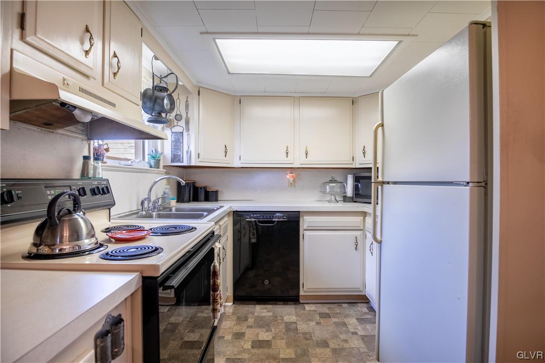 3426 Daniels Road Nazareth, PA 18064 - Photo 8 of 45 Gallery Image 8