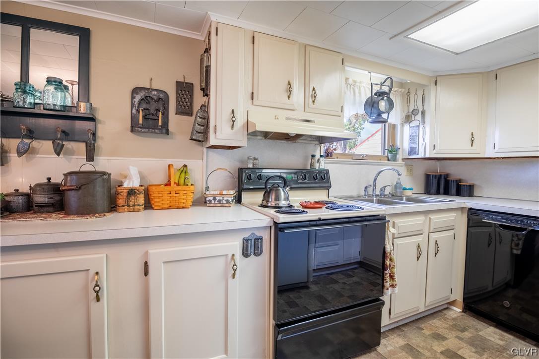 3426 Daniels Road Nazareth, PA 18064 - Photo 9 of 45 Gallery Image 9