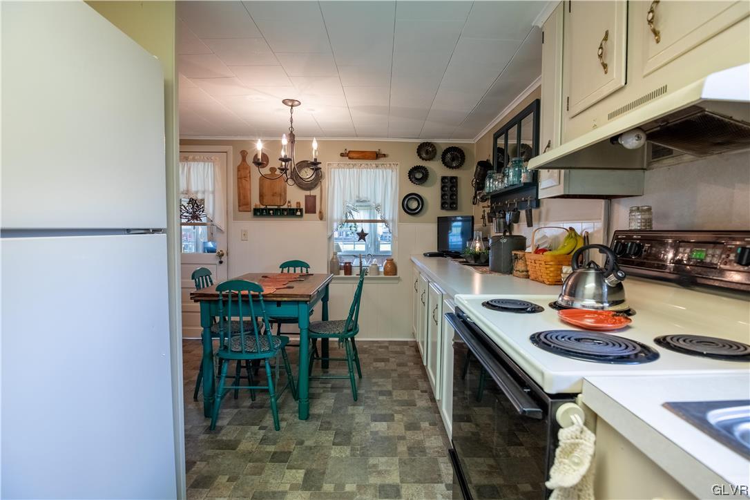 3426 Daniels Road Nazareth, PA 18064 - Photo 10 of 45 Gallery Image 10