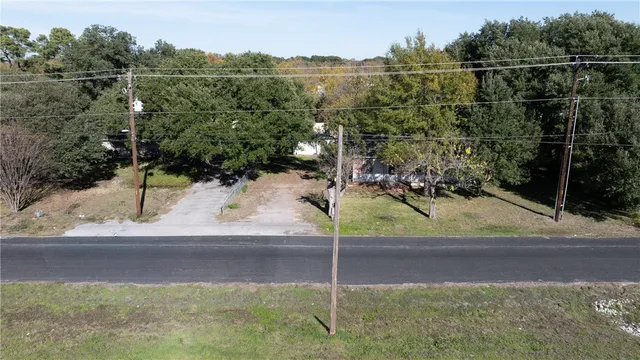 a view of a yard with mountain