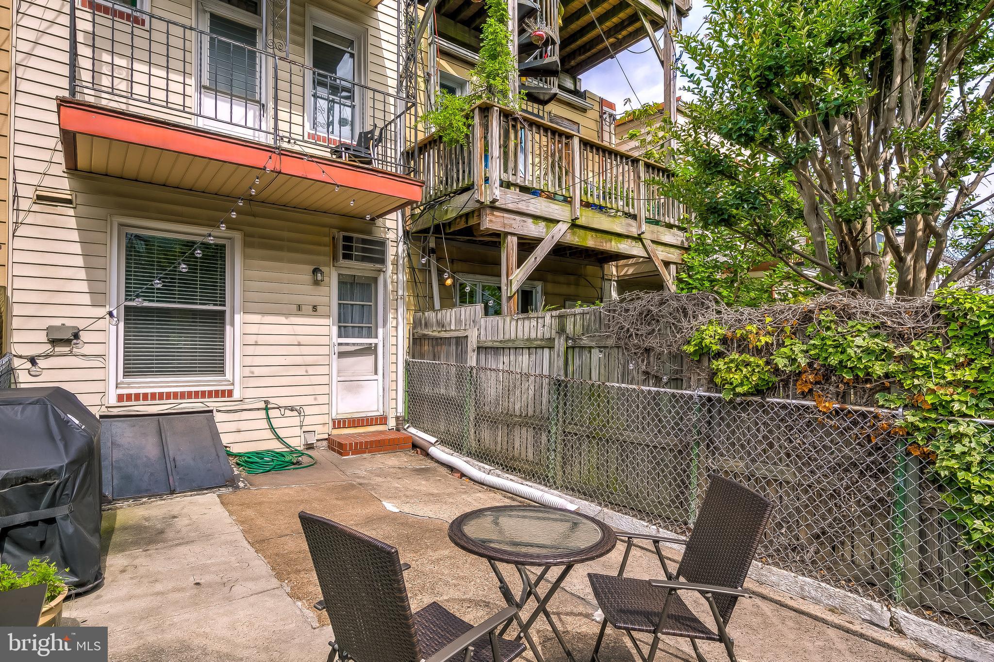 125 Rochester Place Baltimore, MD 21224 - Photo 32 of 37