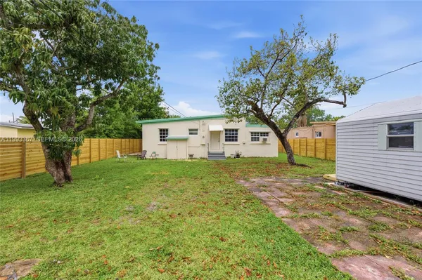 $2,600 | 1620 Northeast 160th Street, Unit 1620, North Miami Beach, FL 33162