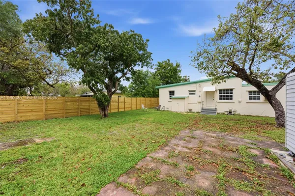 $2,600 | 1620 Northeast 160th Street, Unit 1620, North Miami Beach, FL 33162