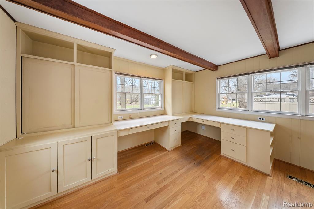 8453 Hampton Road Grosse Ile, MI 48138 - Photo 8 of 39