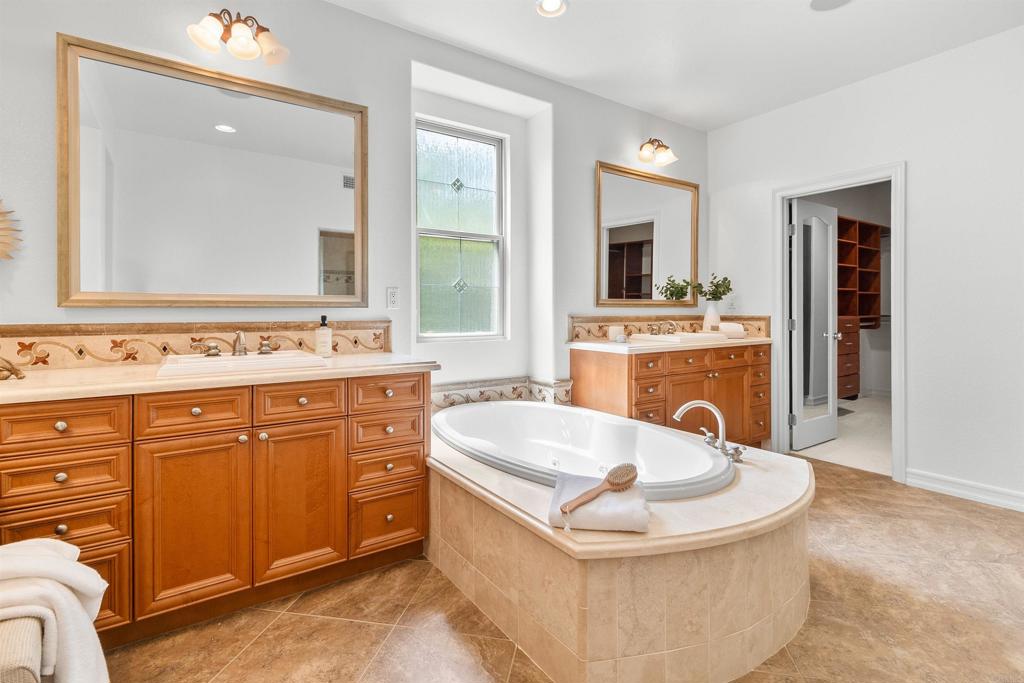 7336 Circulo Papayo Carlsbad, CA 92009 - Photo 21 of 38