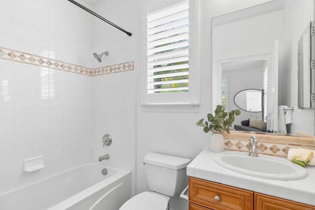 7336 Circulo Papayo Carlsbad, CA 92009 - Photo 23 of 38