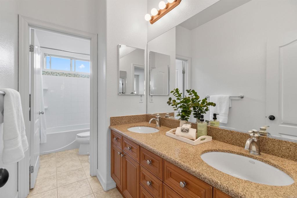 7336 Circulo Papayo Carlsbad, CA 92009 - Photo 25 of 38