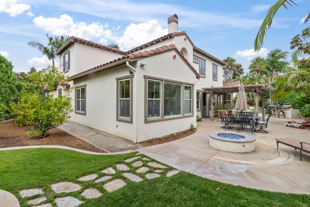 7336 Circulo Papayo Carlsbad, CA 92009 - Photo 30 of 38