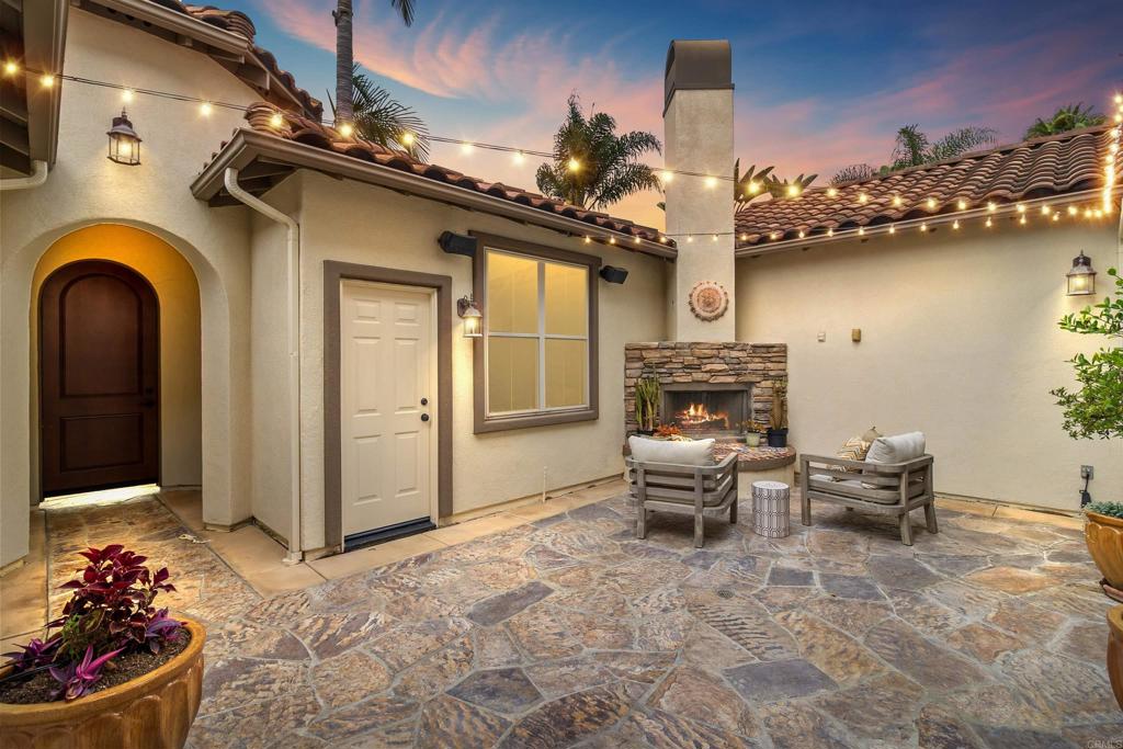 7336 Circulo Papayo Carlsbad, CA 92009 - Photo 3 of 38