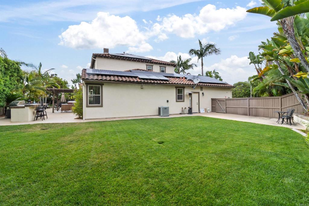 7336 Circulo Papayo Carlsbad, CA 92009 - Photo 33 of 38