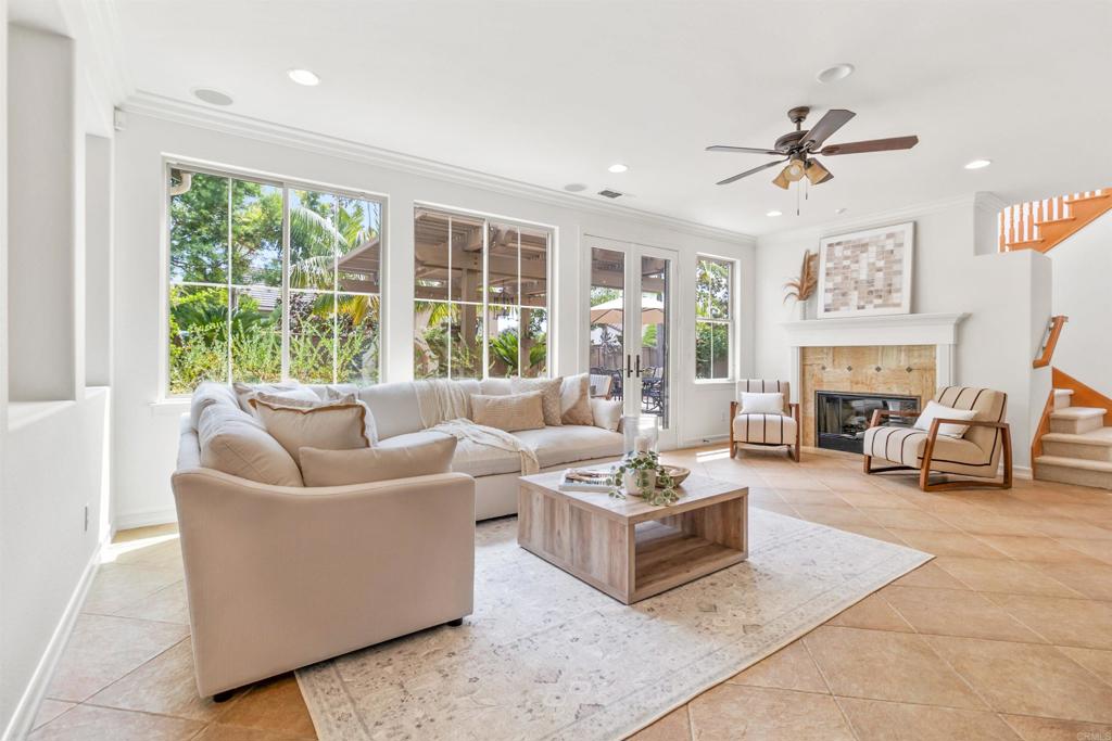 7336 Circulo Papayo Carlsbad, CA 92009 - Photo 5 of 38