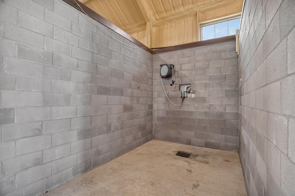 2250 Campbell Road Tolar, TX 76476 - Photo 22 of 39 Gallery Image 22