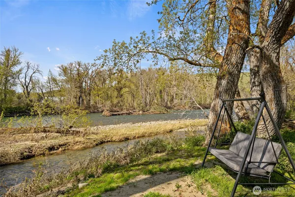 $445,000 | 421 Cottonwood Road, Thorp, WA 98946
