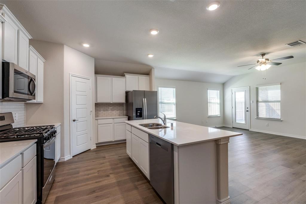 5237 Sandrine Avenue Aubrey, TX 76227 - Photo 13 of 31