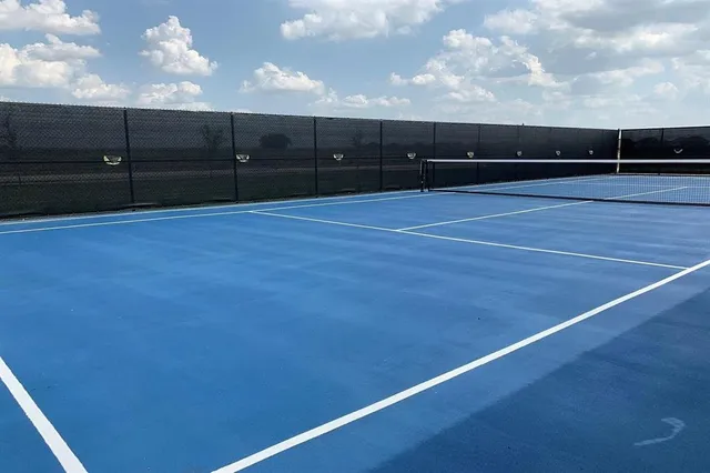 a view of a tennis court