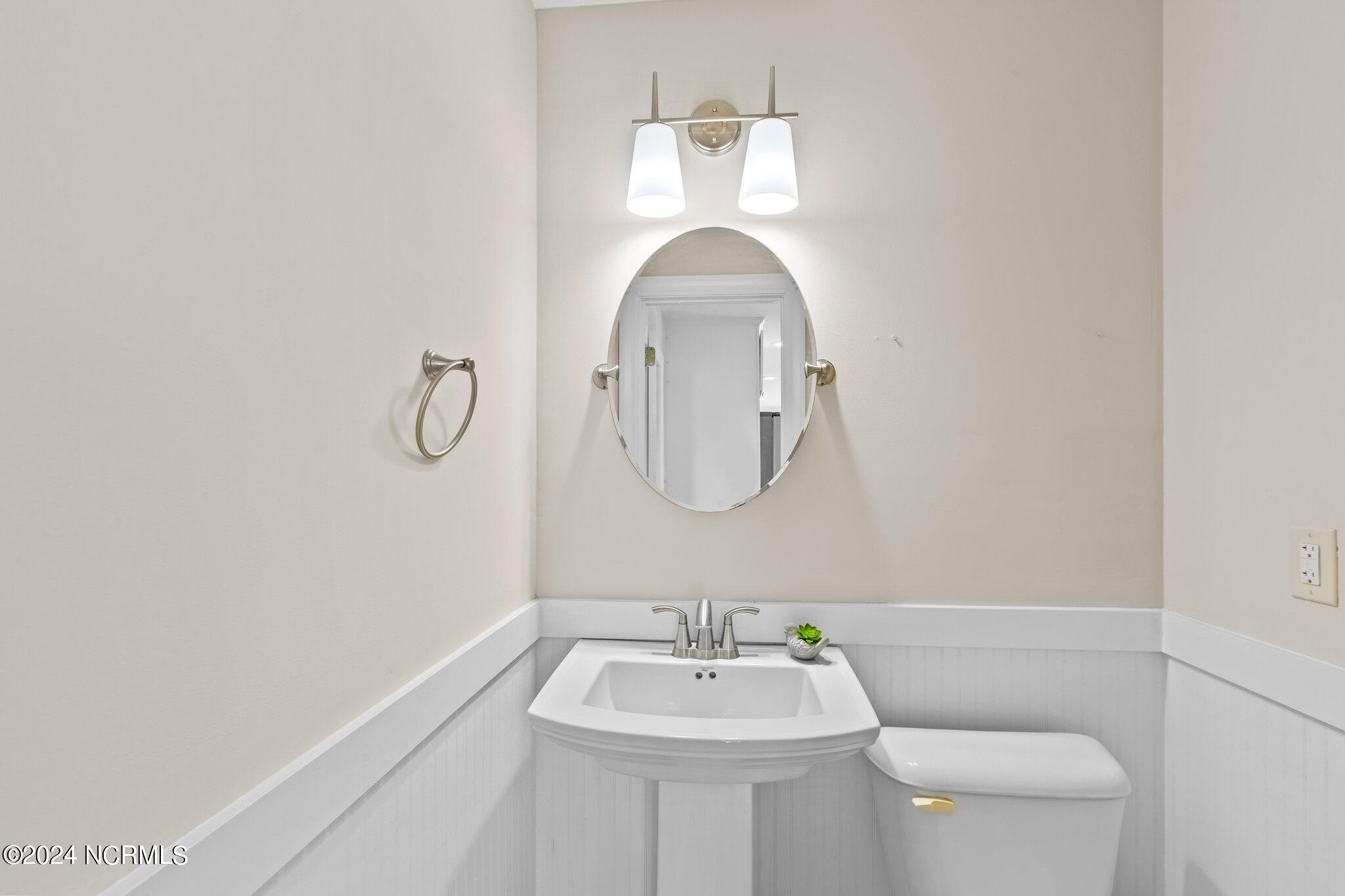 202 North 1st Avenue New Bern, NC 28560 - Photo 12 of 27 Powder Room off the kitchen