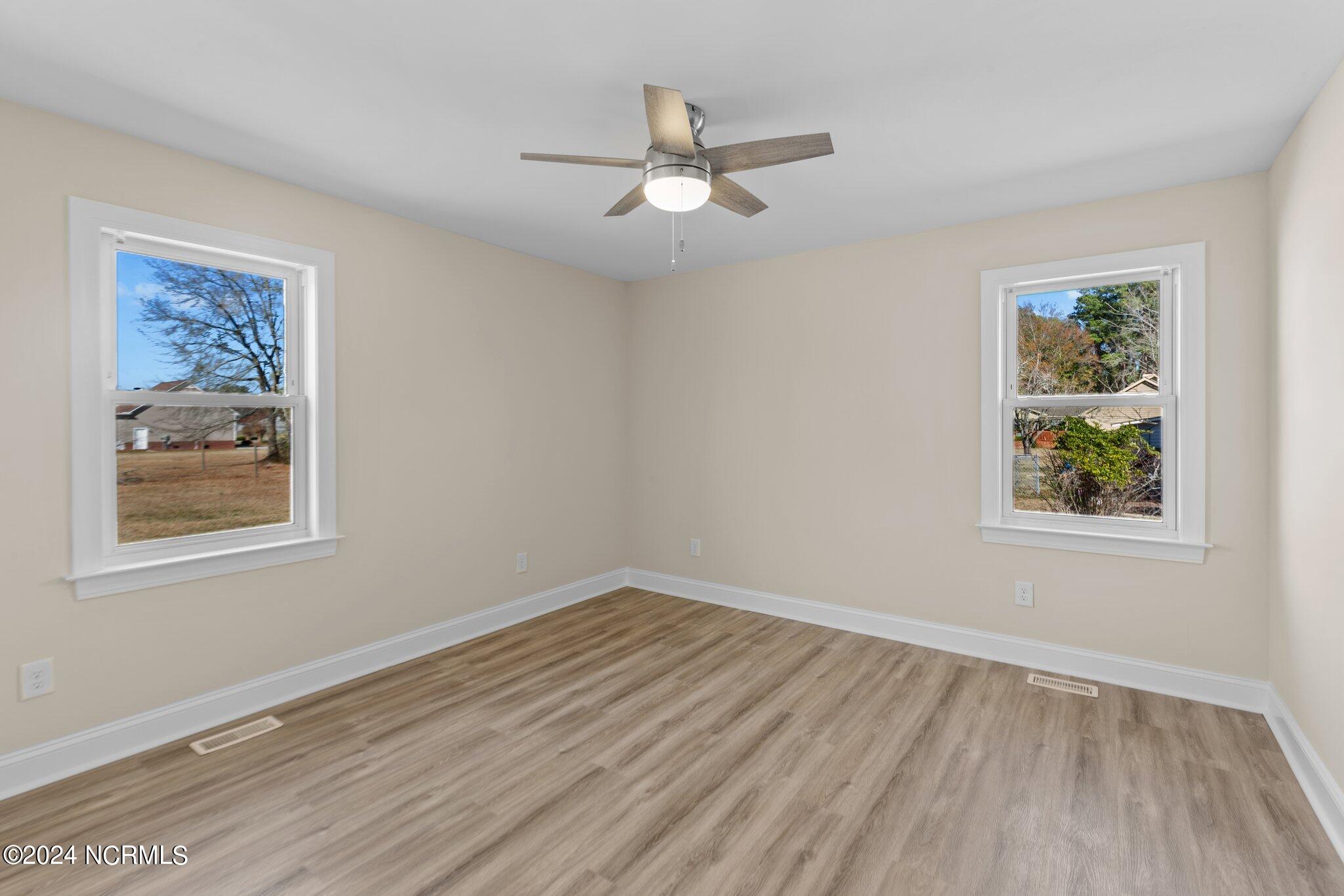 202 North 1st Avenue New Bern, NC 28560 - Photo 13 of 27 Master Bedroom