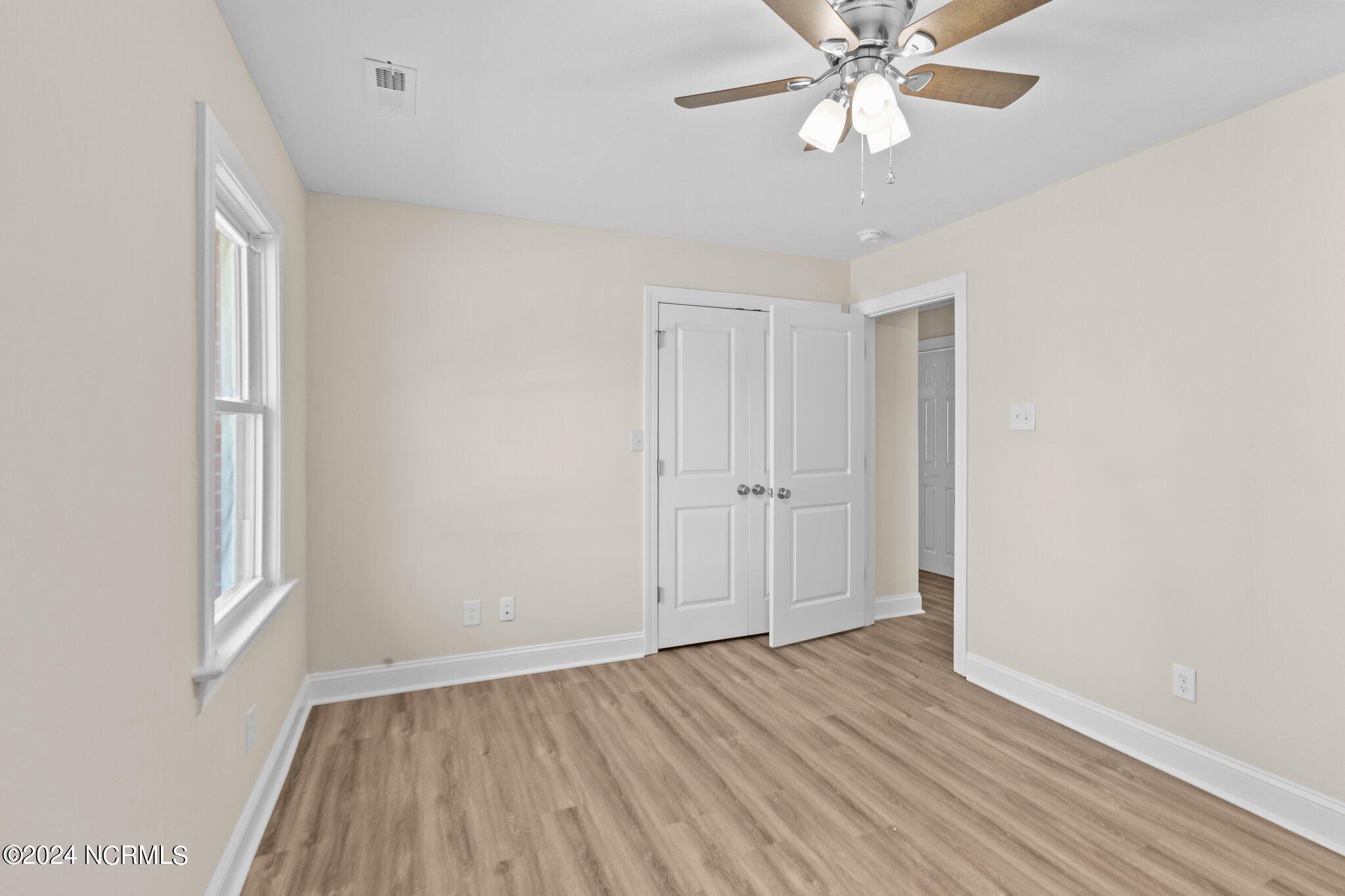 202 North 1st Avenue New Bern, NC 28560 - Photo 20 of 27 Guest Room 2