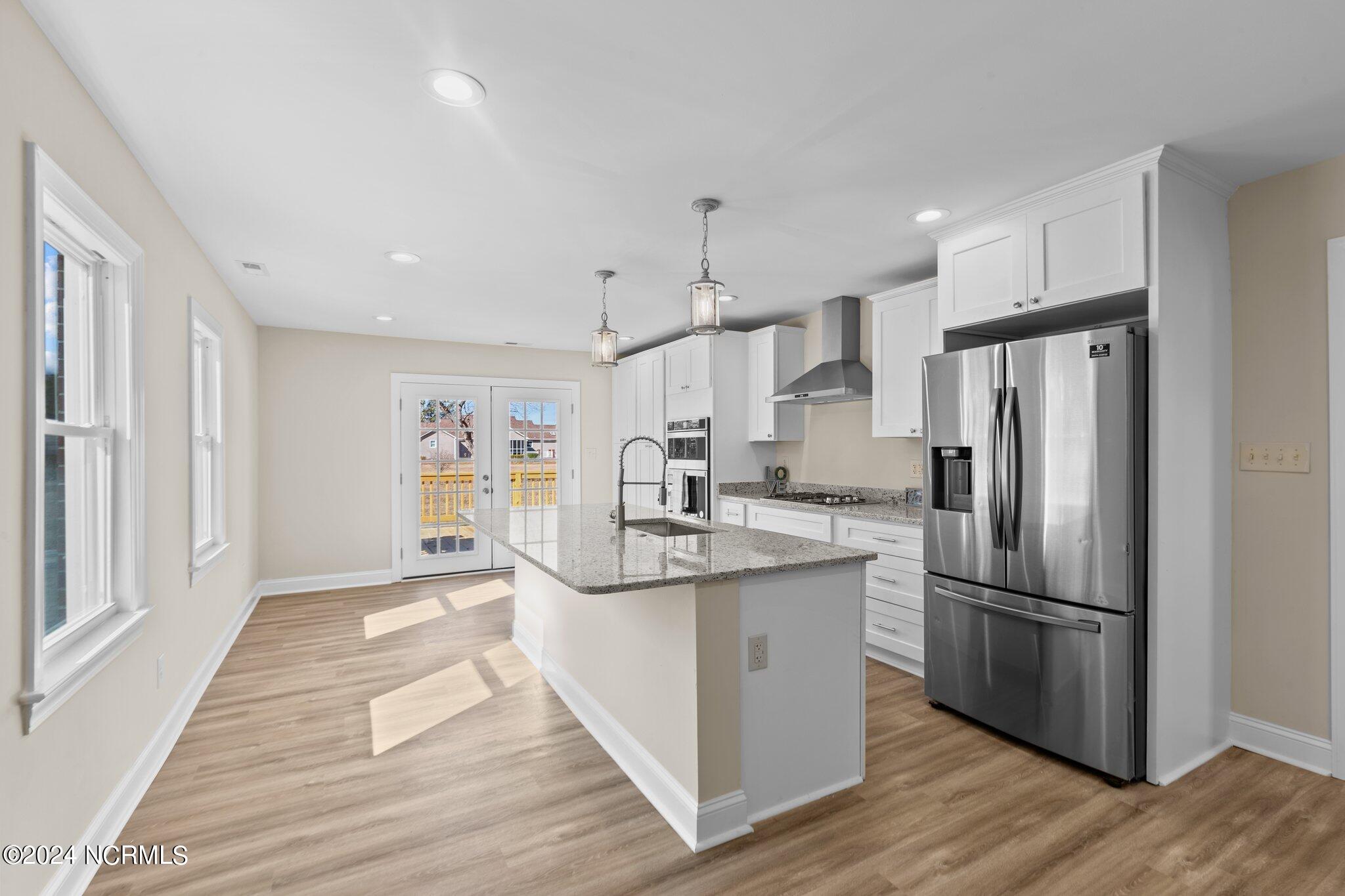 202 North 1st Avenue New Bern, NC 28560 - Photo 3 of 27 Kitchen