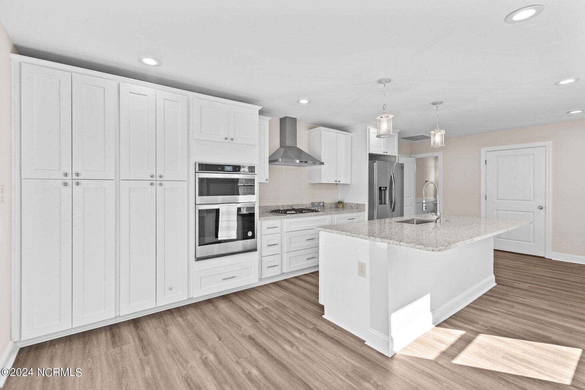 202 North 1st Avenue New Bern, NC 28560 - Photo 5 of 27 Kitchen