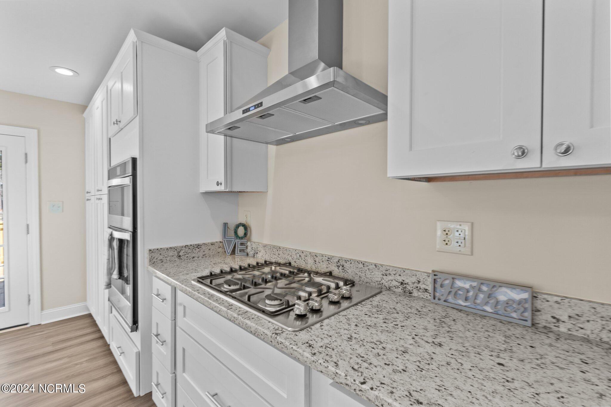 202 North 1st Avenue New Bern, NC 28560 - Photo 6 of 27 Kitchen