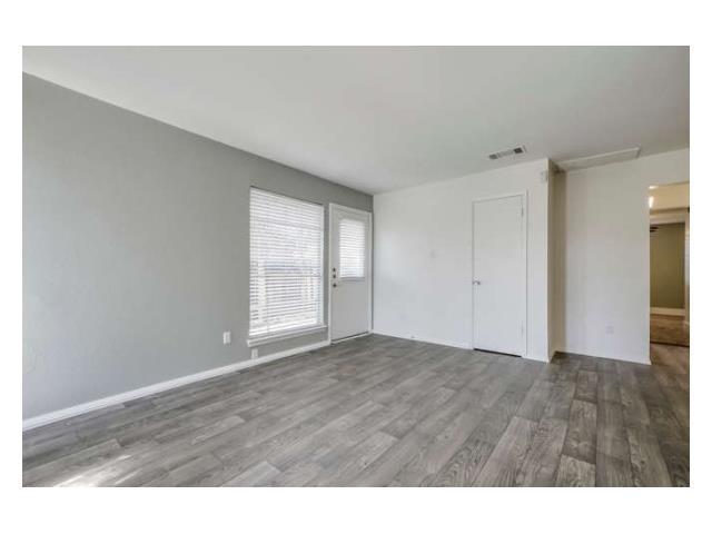 5009 Copperbend Boulevard, Unit B Austin, TX 78744 - Photo 3 of 6