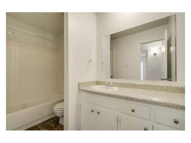 5009 Copperbend Boulevard, Unit B Austin, TX 78744 - Photo 4 of 6