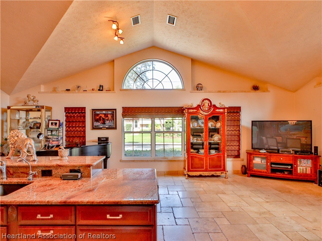 2725 West Charing Road Avon Park, FL 33825 - Photo 13 of 27 Gallery Image 13