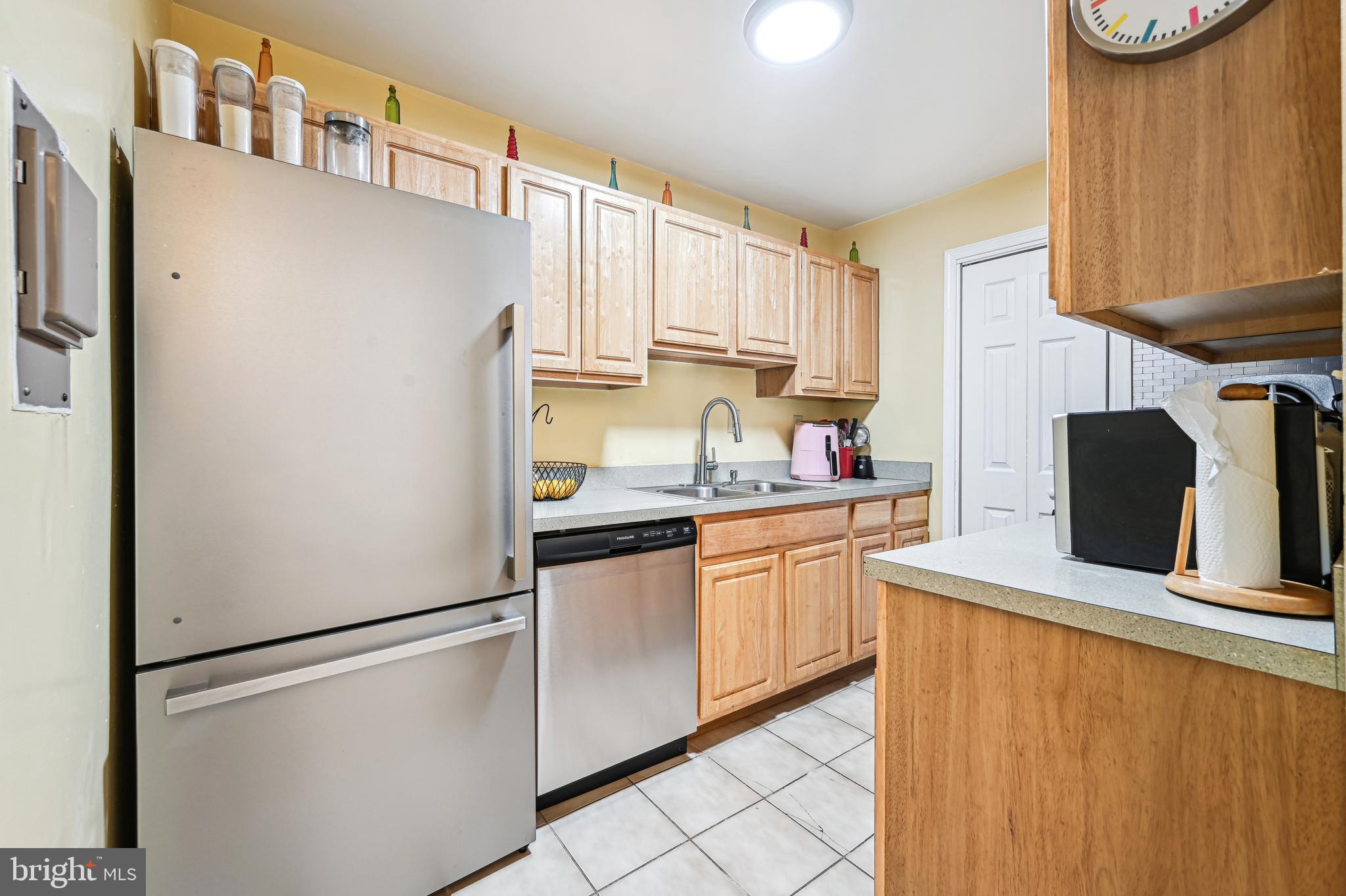 7507 Riverdale Road, Unit 2058 New Carrollton, MD 20784 - Photo 6 of 17 Kitchen