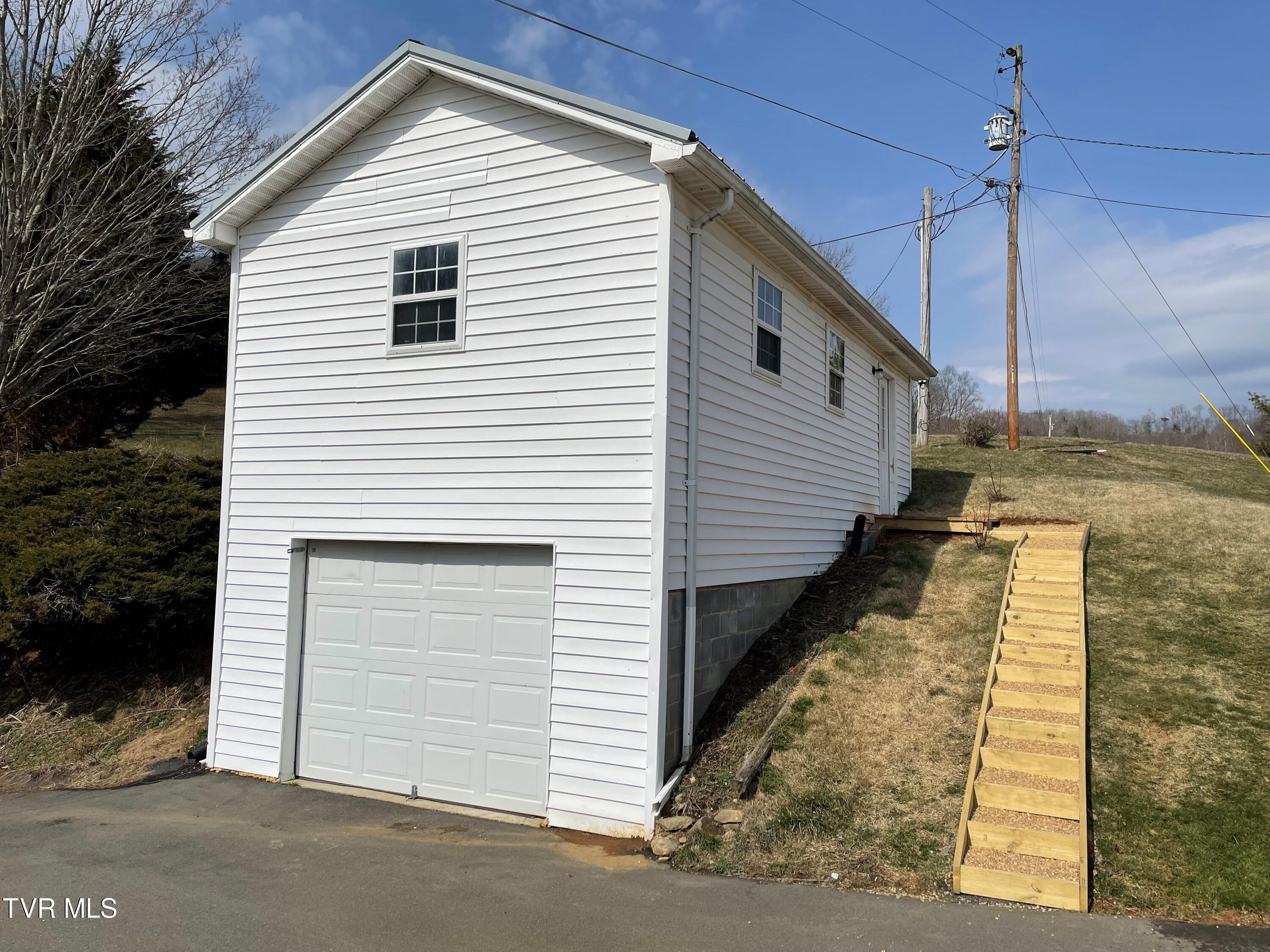 1234 Bulldog Road Trade, TN 37691 - Photo 38 of 47 detached garage and apartment 2