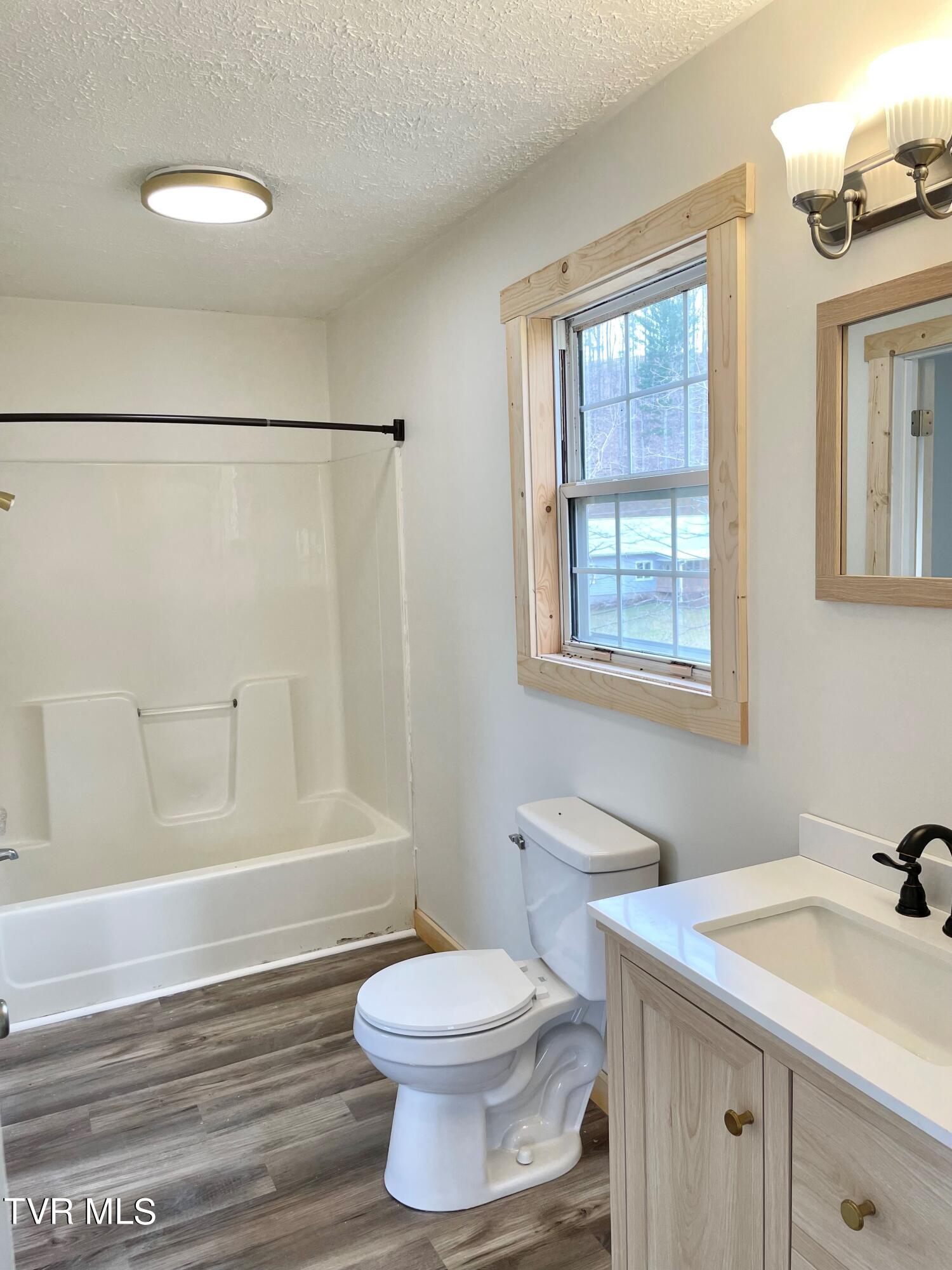 1234 Bulldog Road Trade, TN 37691 - Photo 44 of 47 apt bathroom