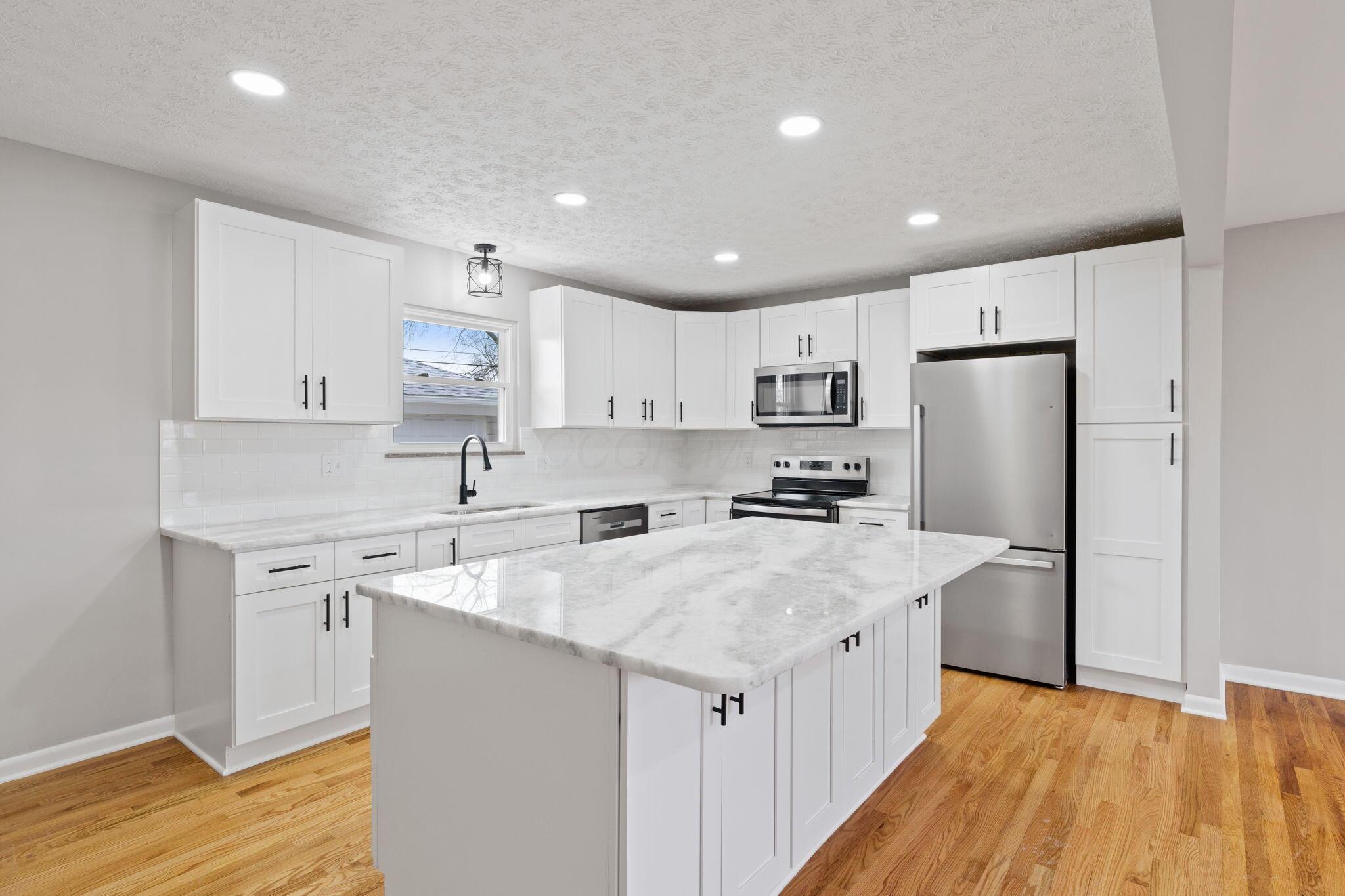 3283 Eakin Road Columbus, OH 43204 - Photo 6 of 17 2025-3-25 3283 Eakin Rd 024