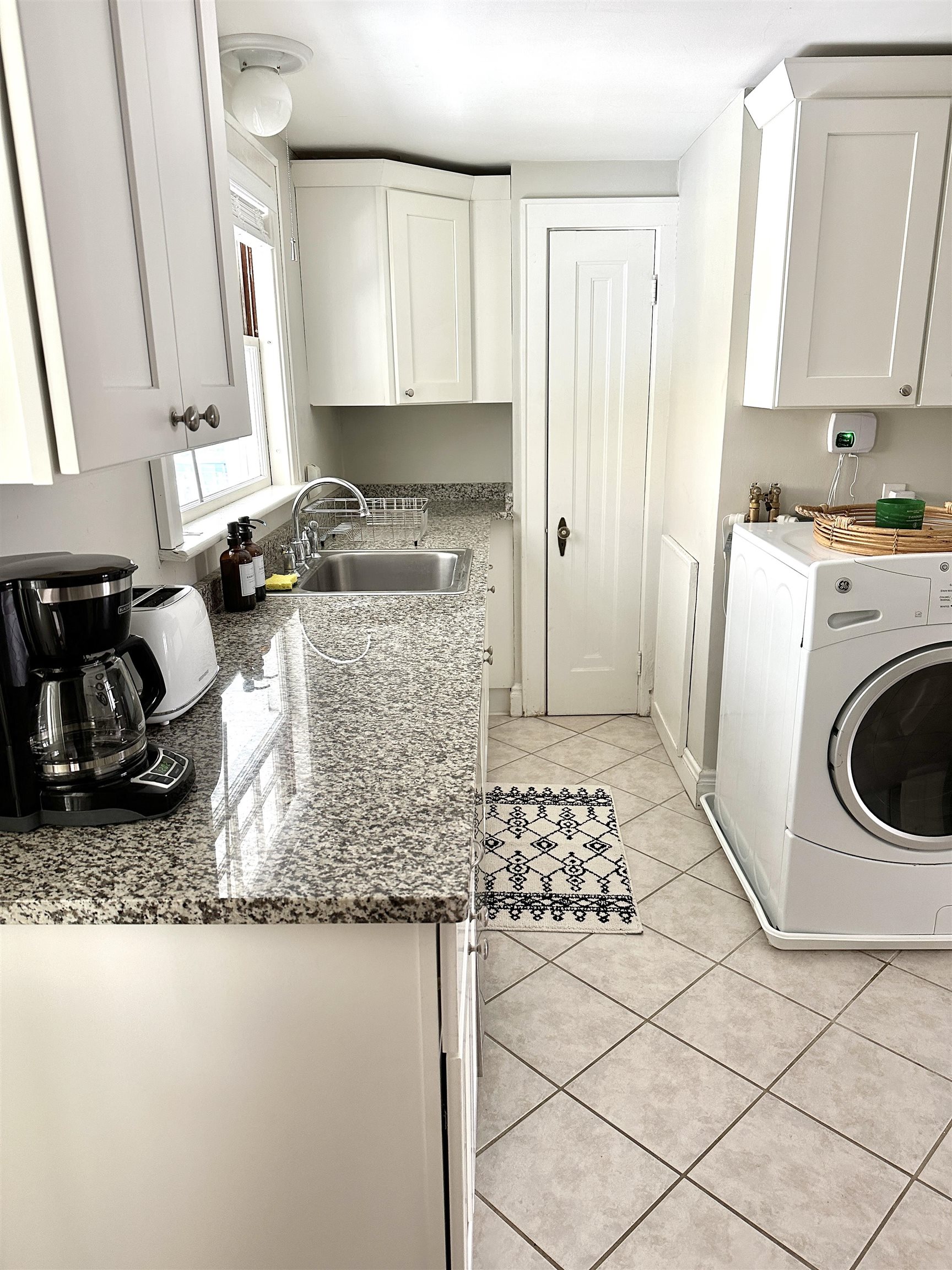 345 Coolidge Avenue Manchester, NH 03102 - Photo 4 of 15