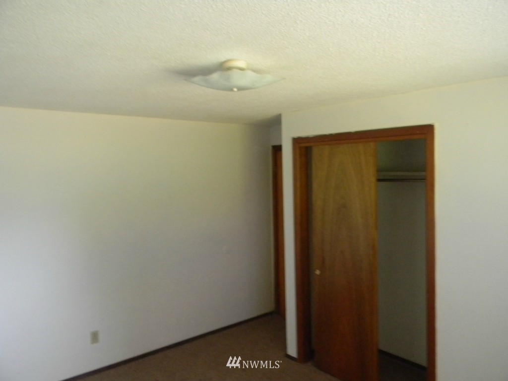 513 Roe Street Steilacoom, WA 98388 - Photo 8 of 14 a view of a small space