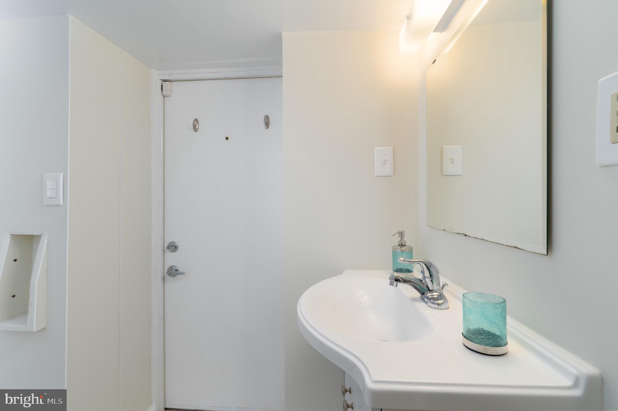 2026 Klingle Road Northwest Washington, DC 20010 - Photo 41 of 52 Bathroom