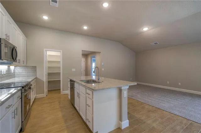 $439,725 | 25481 West 84th Street, Lenexa, KS 66227