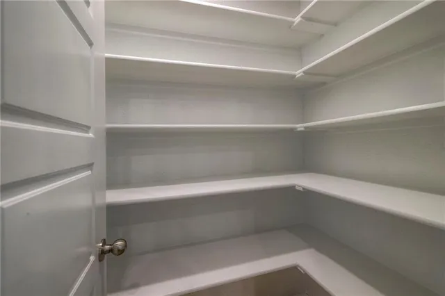 $439,725 | 25481 West 84th Street, Lenexa, KS 66227