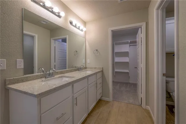 $439,725 | 25481 West 84th Street, Lenexa, KS 66227