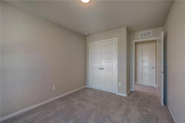 $439,725 | 25481 West 84th Street, Lenexa, KS 66227