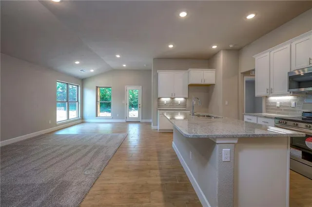 $439,725 | 25481 West 84th Street, Lenexa, KS 66227