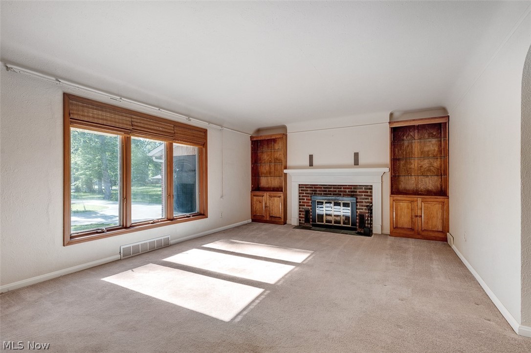 9985 Prospect Road Strongsville, OH 44149 - Photo 4 of 41